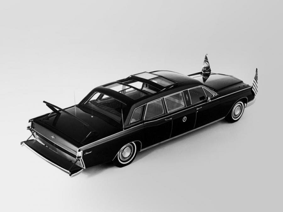  Lincoln Continental Presidential Limousine 1969 года  (фото 4 из 5)